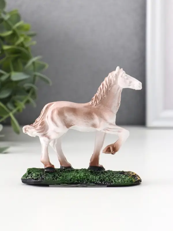 Сувенир полистоун Сувенир полистоун "Серый конь на лугу" 8,7х3,2х8 см