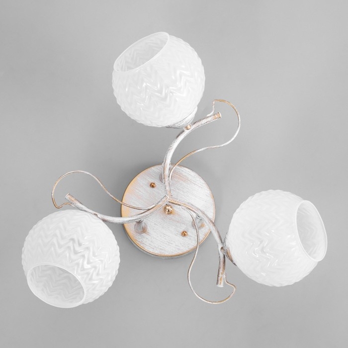 Люстра Люстра "Амелия" 3х60вт Е27 бело золотой 46х46х22см