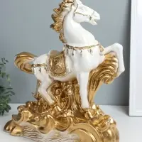 Фигура "Конь огненный" 40,5х36х15 см, белый с золотом