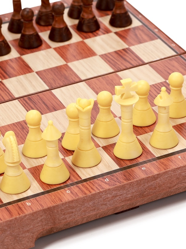 Шахматы 25 х 22 см, король h-4.8 см, пешка h-2.7 см Шахматы 25 х 22 см, король h-4.8 см, пешка h-2.7 см