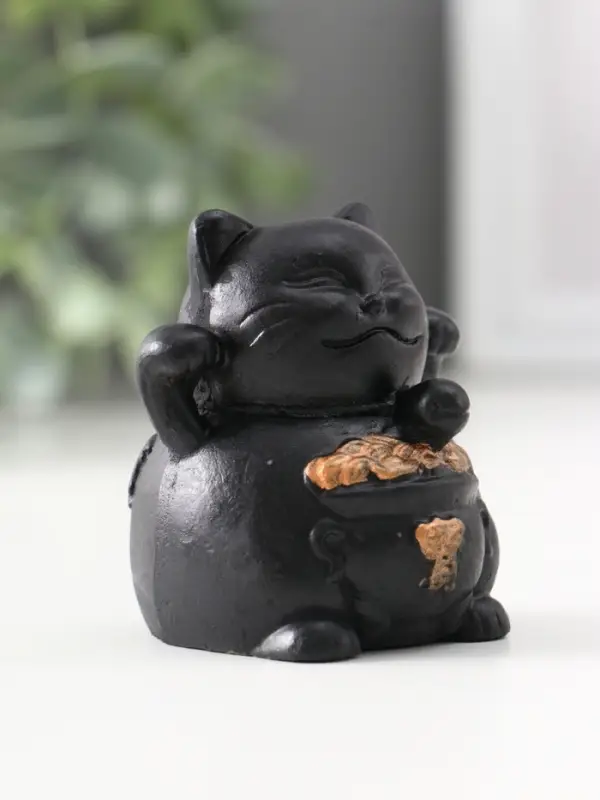 Фигура «Кот манэки-нэки», 5.5×5×5 см, чёрная