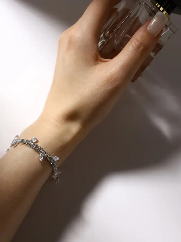 Браслет со стразами &laquo;Амелия. Лепестки&raquo;, L=23 см, белый в серебре