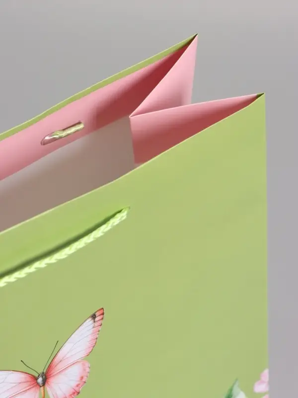 Пакет подарочный ламинированный "Цветы и бабочка" 26 х 12 х 32 см