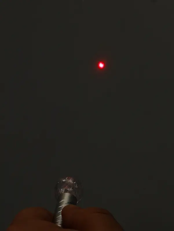 Фонарик - лазер брелок для ключей на карабине &laquo;Шар&raquo;, МИКС