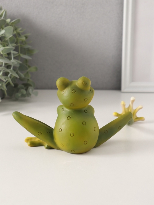 Сувенир полистоун Сувенир полистоун "Лягушонок строит глазки, с цветами на животике" 22х9х10,5 см