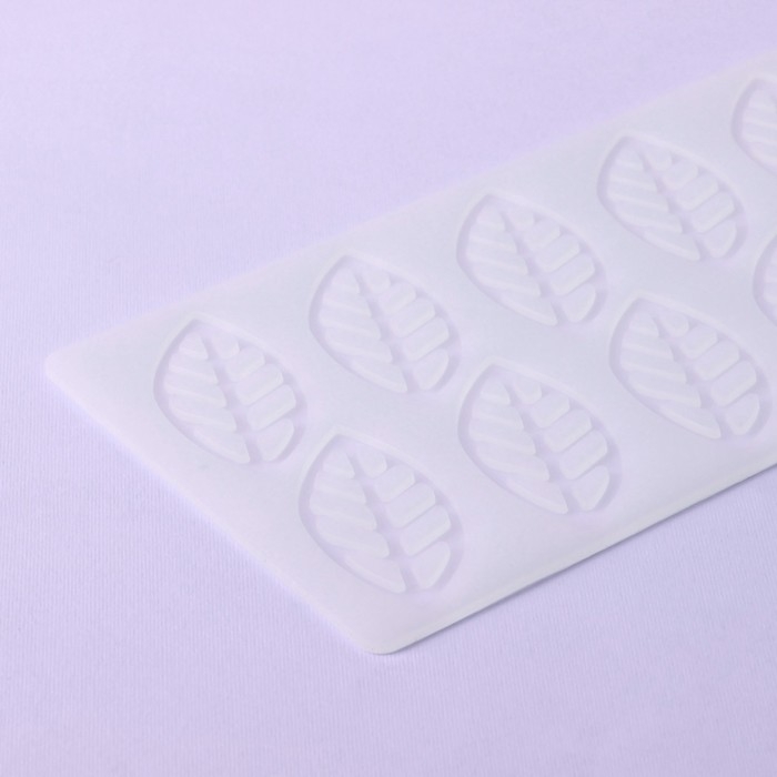 Форма для шоколада «Листья вишни», силикон, 10 ячеек, 23×13×0,3 см, цвет прозрачный