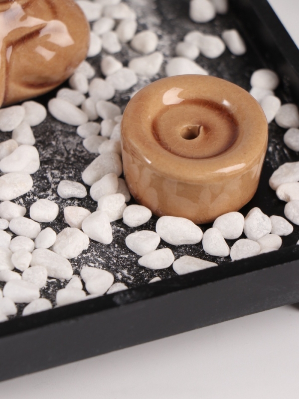 Подставка для благовоний керамика, дерево  Подставка для благовоний керамика, дерево "Будда- медитация" беж 14х14х14,5 см