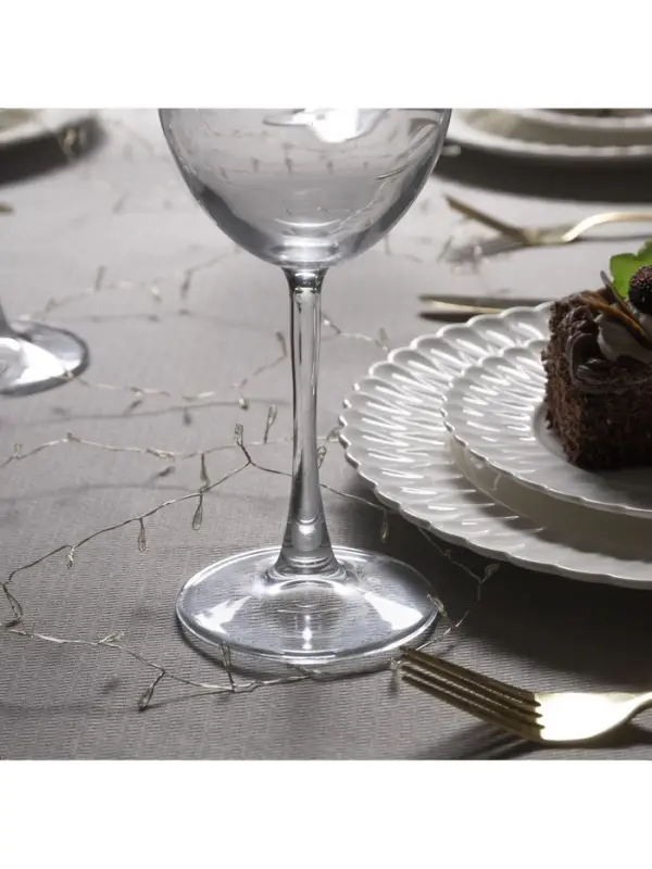 Гирлянда &laquo;Мишура&raquo; 2 м, роса, IP20, серебристая нить, 100 LED, свечение белое, USB