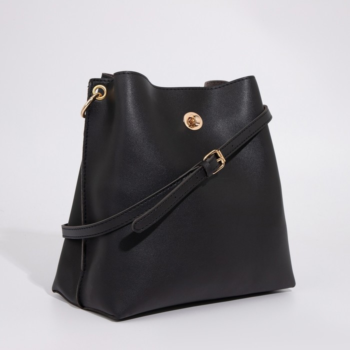 Сумка кросс-боди на застёжке, цвет чёрный Сумка кросс-боди на застёжке, цвет чёрный