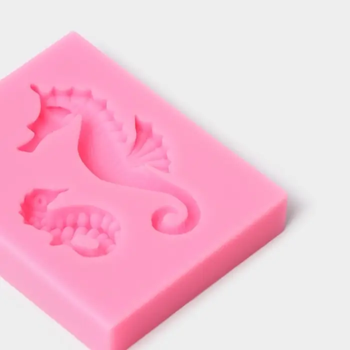 Молд для заливки Доляна «Морские коньки», силикон 6.3×5 см, розовый