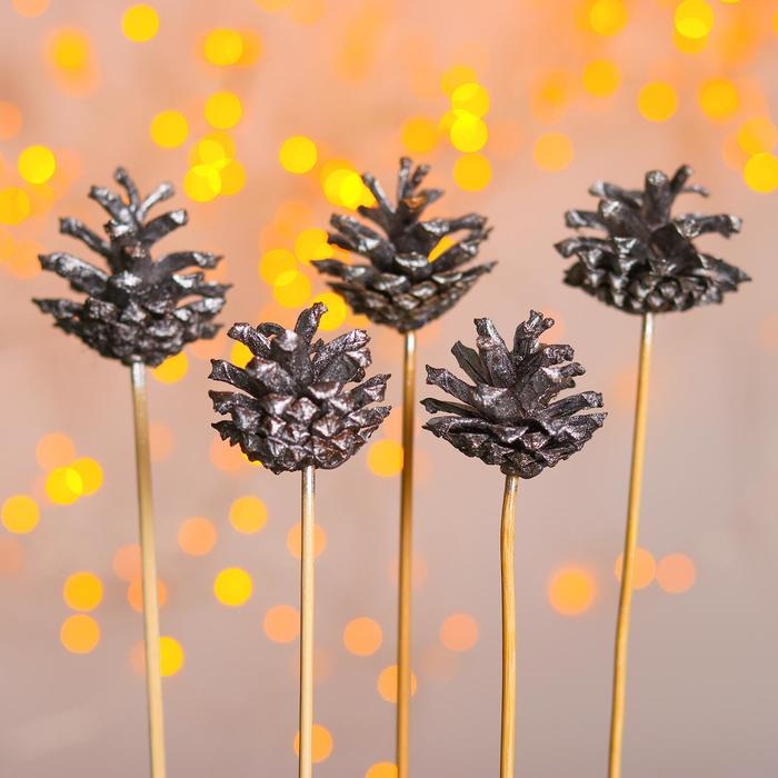 Новогодний декор «Букет серебряных шишек» Новогодний декор «Букет серебряных шишек»