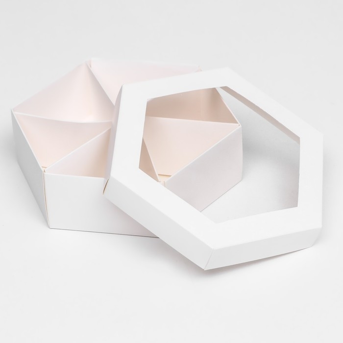 Менажница белая, 18,5 х 18,5 х 5,5 см Менажница белая, 18,5 х 18,5 х 5,5 см