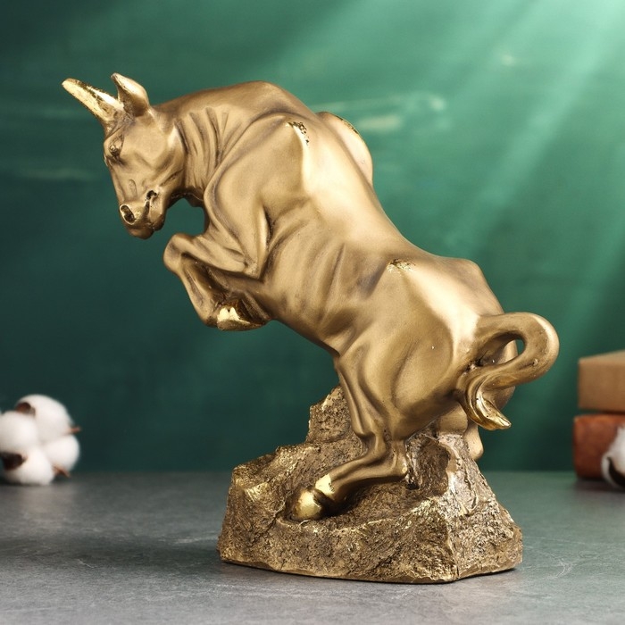 Фигура  Фигура "Бык на камне" 21х25х9см, бронза