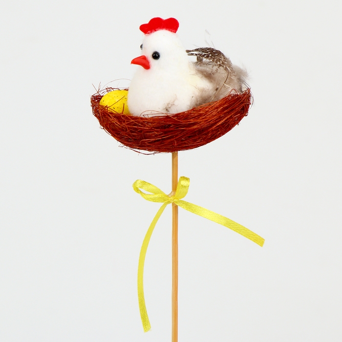 Пасхальный декор на палочке «Курочка в гнезде», 7 × 7 × 28 см, в гнёздышке Пасхальный декор на палочке «Курочка в гнезде», 7 × 7 × 28 см, в гнёздышке