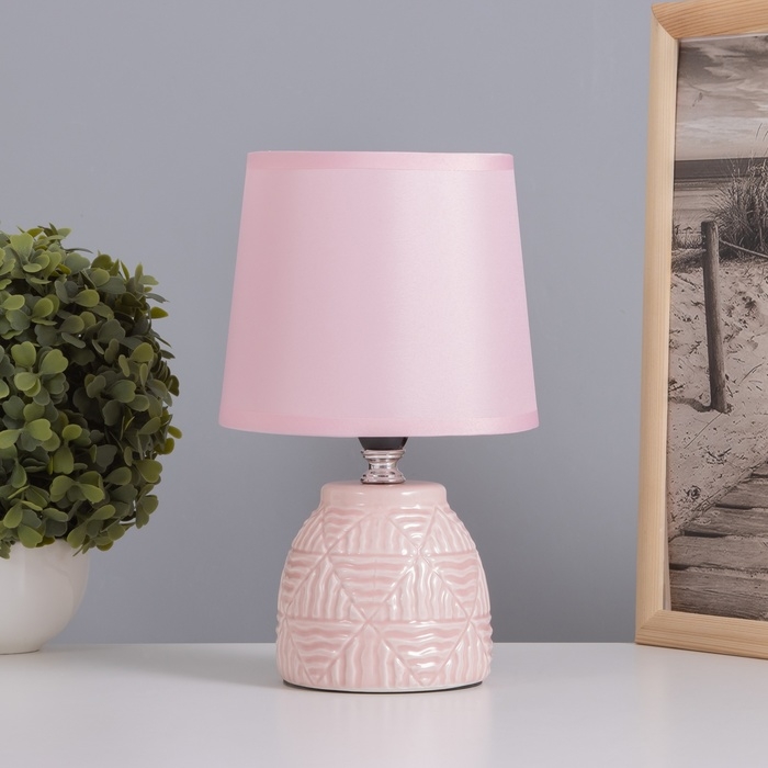 Лампа настольная Лампа настольная "Давид" 1х40Вт Е14 розовый 14х14х24см