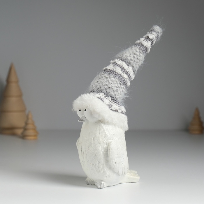 Сувенир полистоун Сувенир полистоун "Птица пучеглазая в серой шапке" 6,5х8х23 см