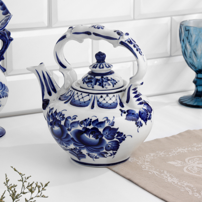 Чайник «Вдохновение», H = 21 см, гжель Чайник «Вдохновение», H = 21 см, гжель