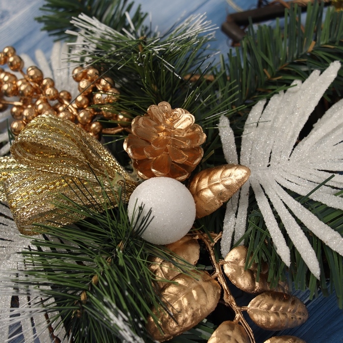 Украшение ёлочное  Украшение ёлочное "Ветка ажурная на ёлке" 31х24 см