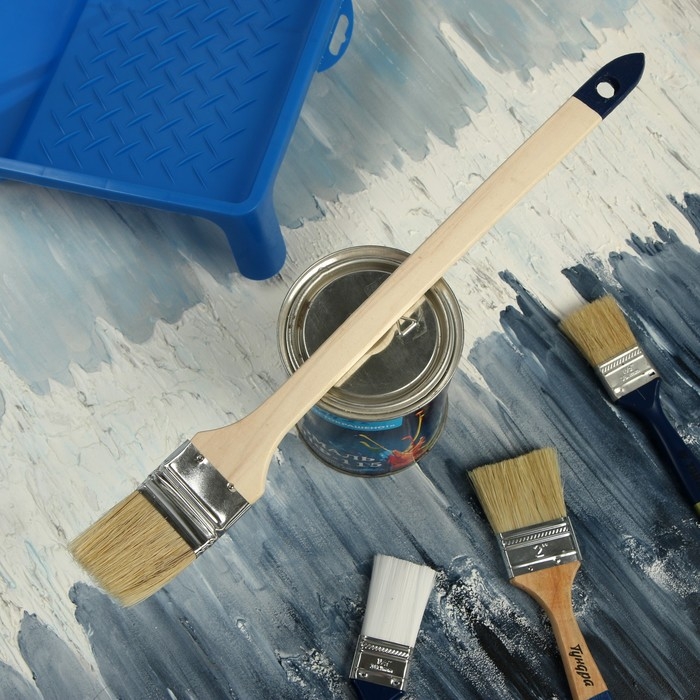 Кисть радиаторная ТУНДРА, натуральная щетина, деревянная рукоятка, 2 Кисть радиаторная ТУНДРА, натуральная щетина, деревянная рукоятка, 2", 50 мм