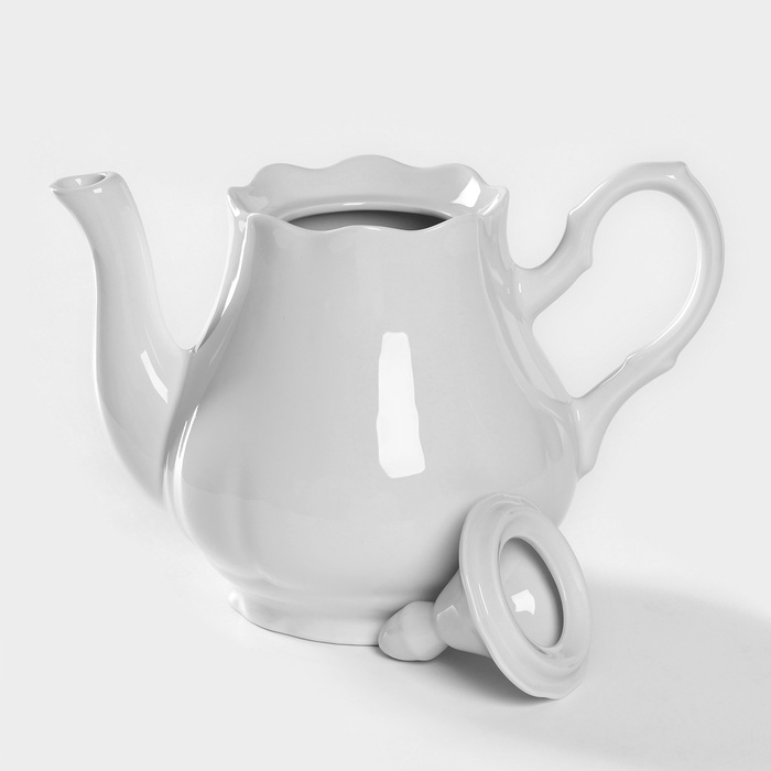 Чайник фарфоровый «Романс», 1,75 л, цвет белый Чайник фарфоровый «Романс», 1,75 л, цвет белый