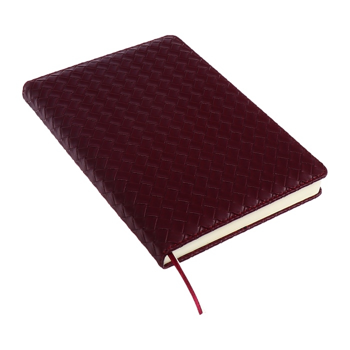 Ежедневник недатированный A5 136 листов кожзам deVENTE. Clair, твердая обложка с поролоном, перфорация, ляссе, блок 70, бордовый