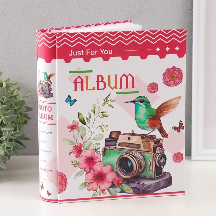 Фотоальбом на 100 фото 10х15 см  Фотоальбом на 100 фото 10х15 см "Камера и колибри" серебро, в коробке МИКС 5,5х20.8х26 см