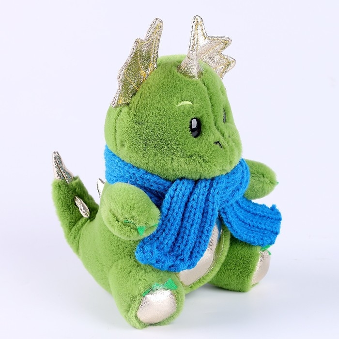 Новогодняя мягкая игрушка «Дракоша в шарфе» Новогодняя мягкая игрушка «Дракоша в шарфе»