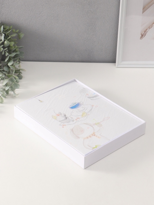 Фотоальбом на 100 фото 13х18 см "Пёсик и десертики" кожзам, в коробке 4х23х29 см