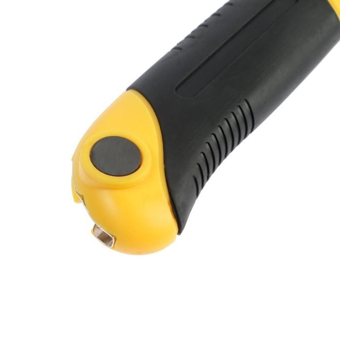 Нож универсальный ТУНДРА, 2К корпус, металлическая направляющая, винтовой фиксатор, 25 мм Нож универсальный ТУНДРА, 2К корпус, металлическая направляющая, винтовой фиксатор, 25 мм