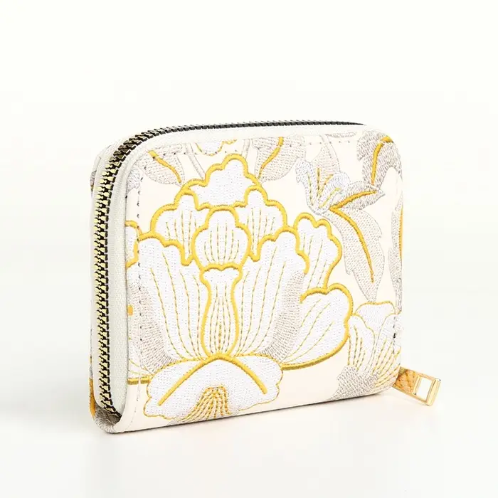 Кошелёк на молнии, три отделения, маленький, с вышивкой, белый