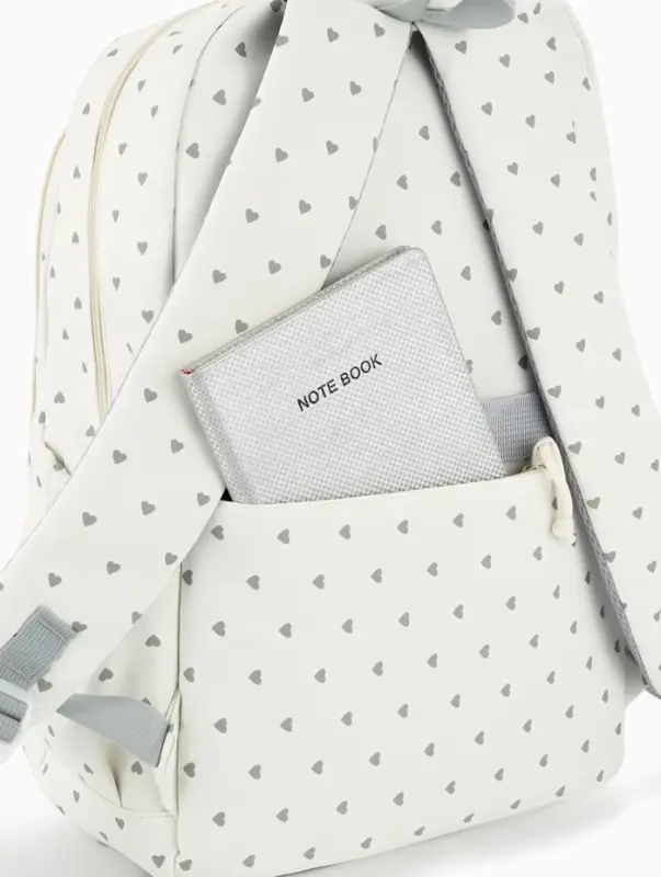Рюкзак школьный для девочки &laquo;Сердца&raquo;, 4 кармана, 31&times;13&times;48 см, белый