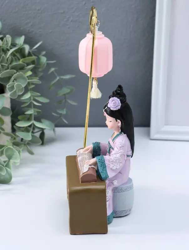 Сувенир полистоун свет "Девочка в кимоно играет на муз. инструменте" 3хAG3 6,5х11,5х21 см