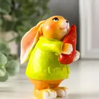 Сувенир полистоун "Зайчик с морковью, в зелёном пальто" 7х4,5х9 см Сувенир полистоун "Зайчик с морковью, в зелёном пальто" 7х4,5х9 см