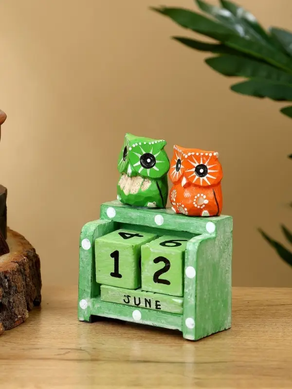 Календарь настольный «Пара совят», 7.5×4×10 см, дерево, зелёный, оранжевый Календарь настольный «Пара совят», 7.5×4×10 см, дерево, зелёный, оранжевый