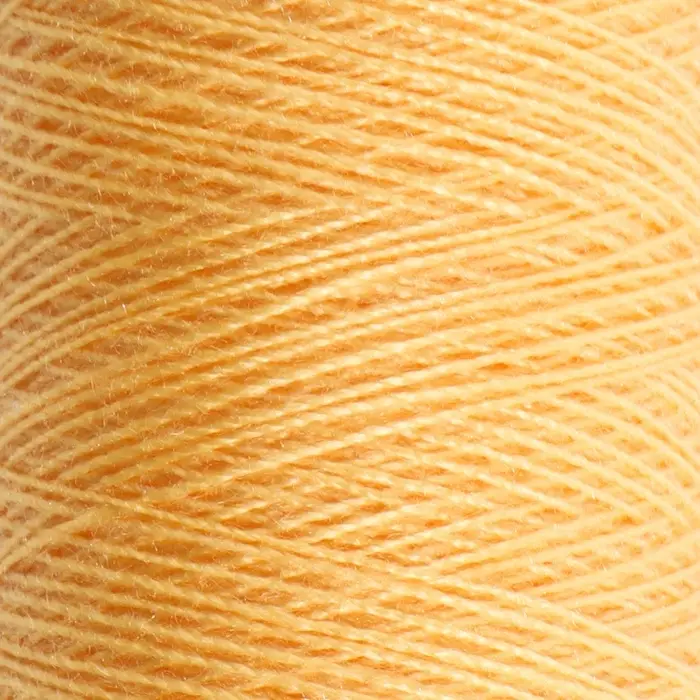 Нитки 40/2, 200 м, желтые №131 Нитки 40/2, 200 м, желтые №131