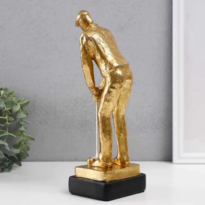 Сувенир полистоун "Гольфист" золото 9,5х8,5х27 см