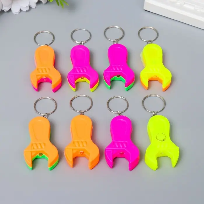 Фонарик брелок для ключей на кольце «Инструмент», 5×3.4×1.2 см, МИКС Фонарик брелок для ключей на кольце «Инструмент», 5×3.4×1.2 см, МИКС