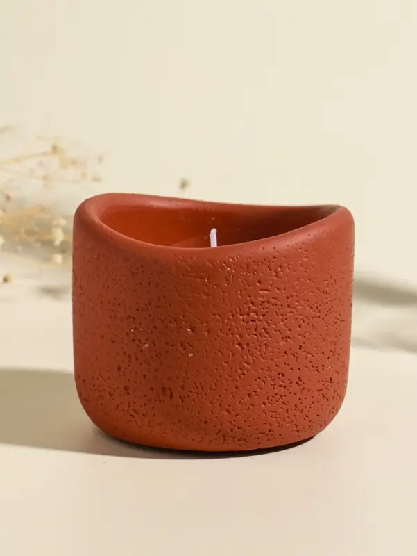 Свеча в подсвечнике вулканическом &laquo;Изгиб&raquo;, персиковая, 8.3&times;8.5&times;7 см