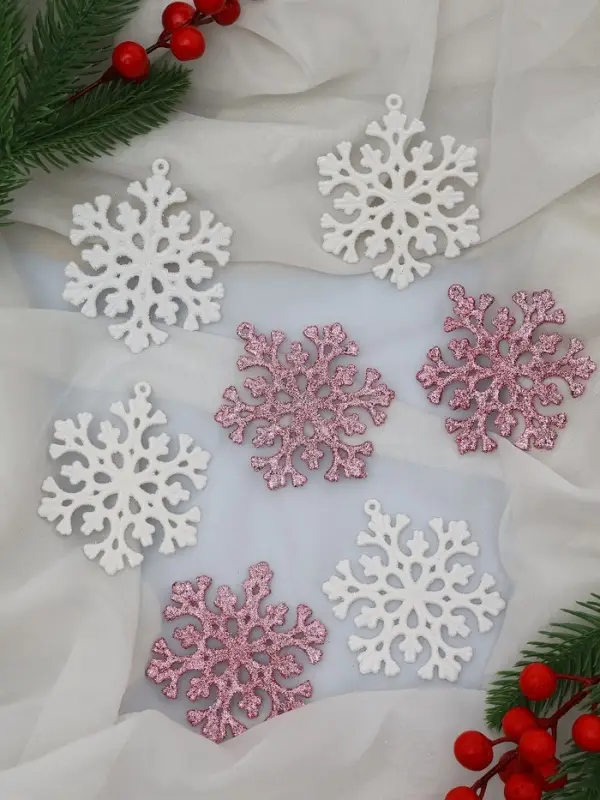 Набор украшений пластик 58 шт Набор украшений пластик 58 шт "В гостях у Деда Мороза"