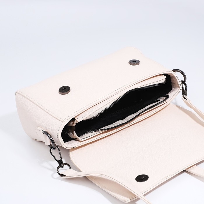 Сумка-мессенджер на магните, цвет белый Сумка-мессенджер на магните, цвет белый