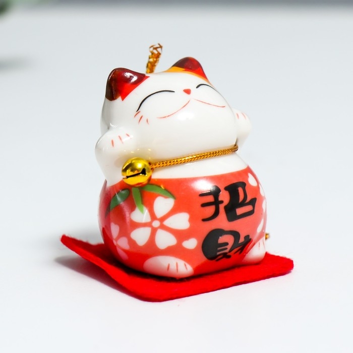 Сувенир керамика Сувенир керамика "Манэки-нэко в костюмчике с бубенчиком" 4,5х3,8х4,6 см набор 5 шт