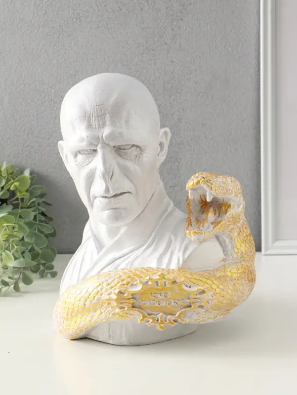 Копилка для денег &laquo;Волан-де-Морт&raquo; 31&times;27&times;23 см, белый с золотом