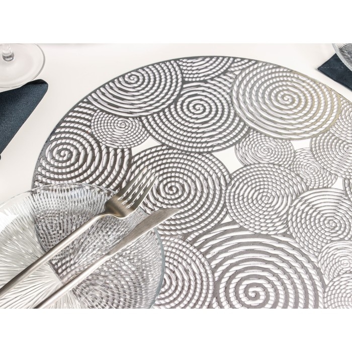 Салфетка сервировочная на стол «Гипноз», d=38 см, цвет серебро
