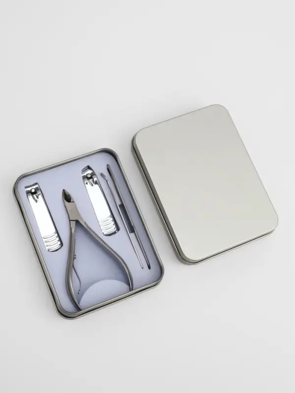 Набор маникюрный, 5 предметов, в металлическом футляре, серебристый
