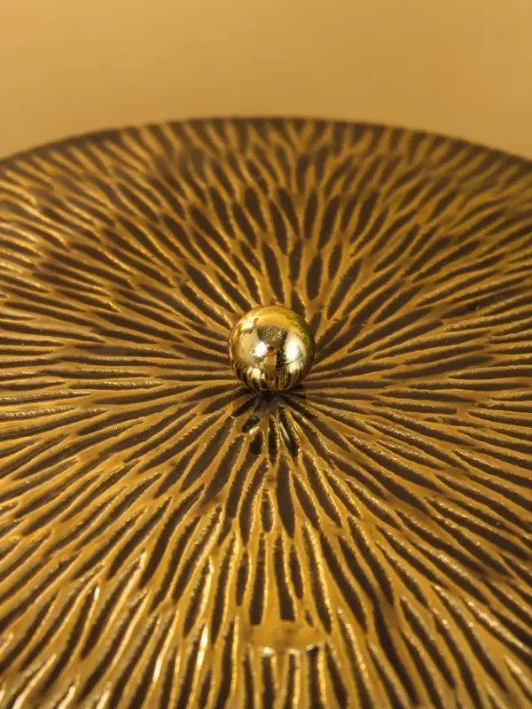 Конфетница с крышкой "Щербет" алюминиевая с манговым деревом 19х19х12 см