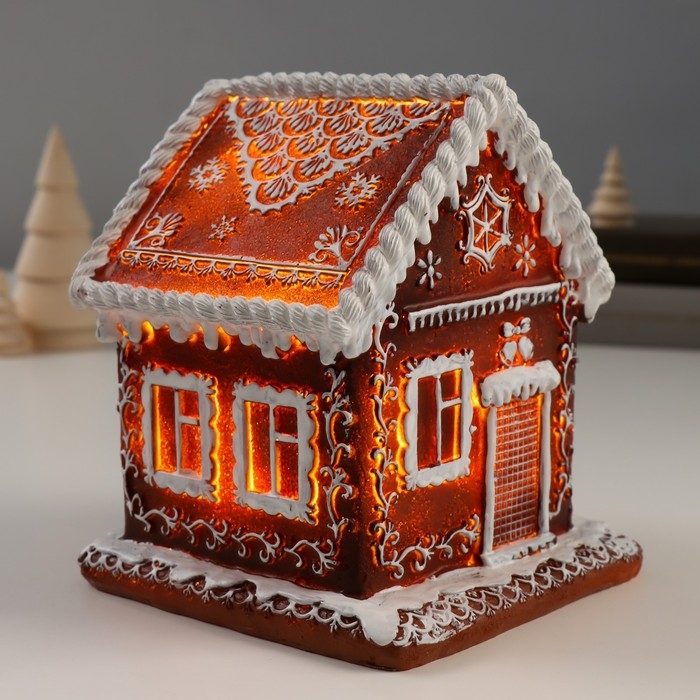 Сувенир полистоун свет Сувенир полистоун свет "Пряничный домик с узорами" 13х13х15 см