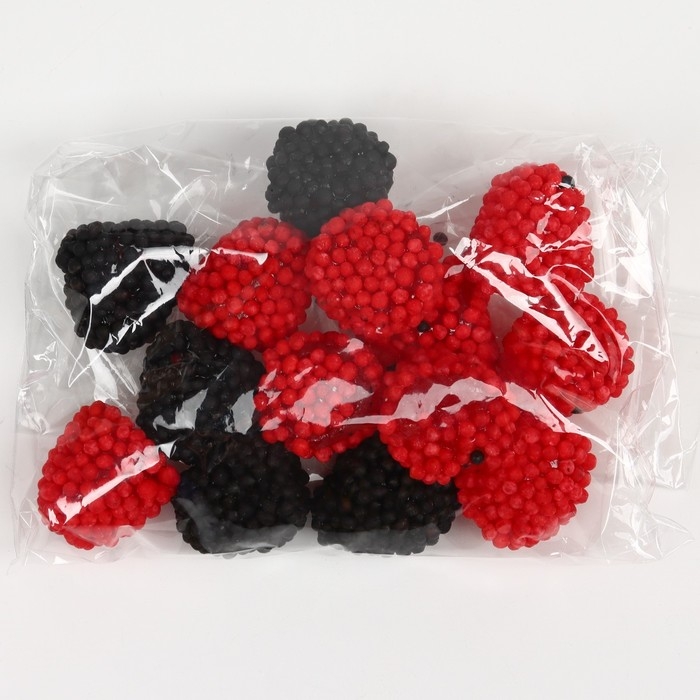 Мармеладные ягоды «Чудо уже стучится» в коробке-морковке, 100 г. Мармеладные ягоды «Чудо уже стучится» в коробке-морковке, 100 г.