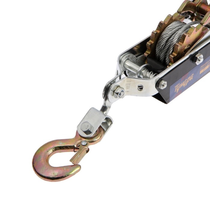 Лебедка рычажная ТУНДРА, двойное храповое колесо, тяга 2 т (подъем 0.8 т), трос 3 метра Лебедка рычажная ТУНДРА, двойное храповое колесо, тяга 2 т (подъем 0.8 т), трос 3 метра