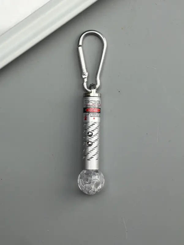 Фонарик - лазер брелок для ключей на карабине &laquo;Шар&raquo;, МИКС