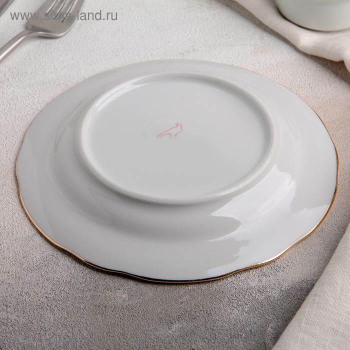 Тарелка «Монреаль», d=17,5 см, цвет белый с золотой отводкой Тарелка «Монреаль», d=17,5 см, цвет белый с золотой отводкой